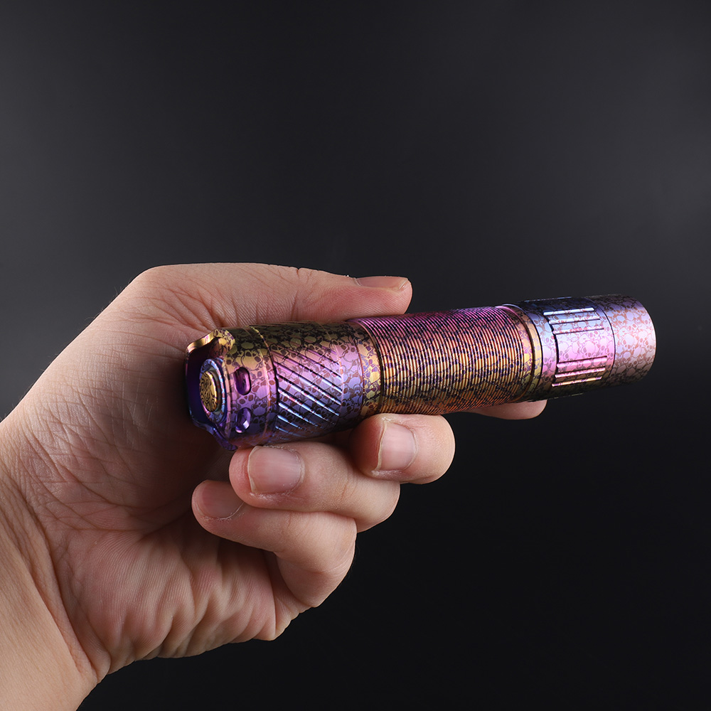 Convoy S21G Skull motif titanium alloy 21700 flashlight